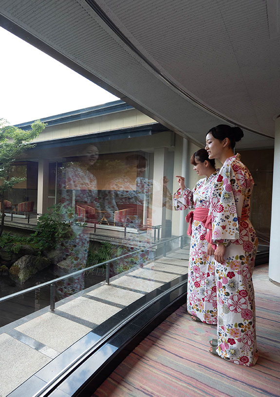 開放的な空間で四季の風情を感じる