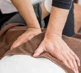 お部屋に伺うマッサージ 仁 鍼灸治療室