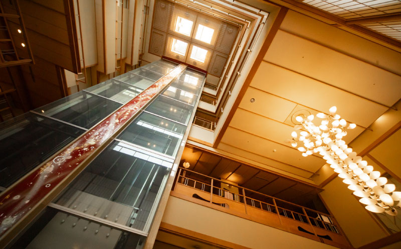 エントランス・フロント