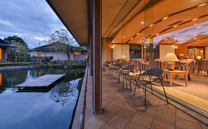 ロビーラウンジ「天遊」