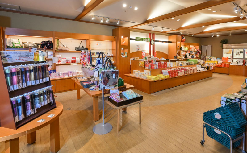 売店「おみやげや」