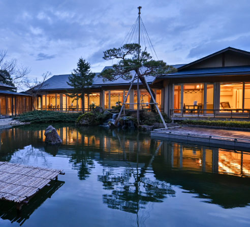 ダイニング・レストラン