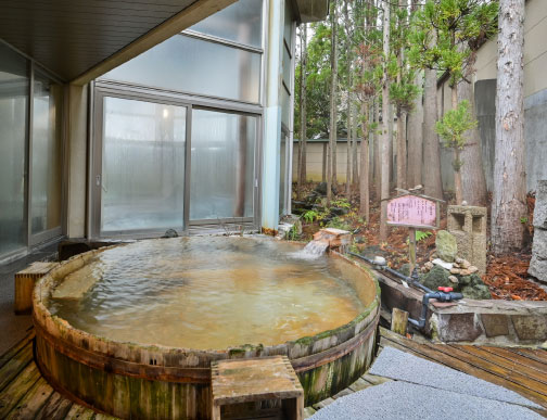 大浴場「夢殿」岩風呂露天