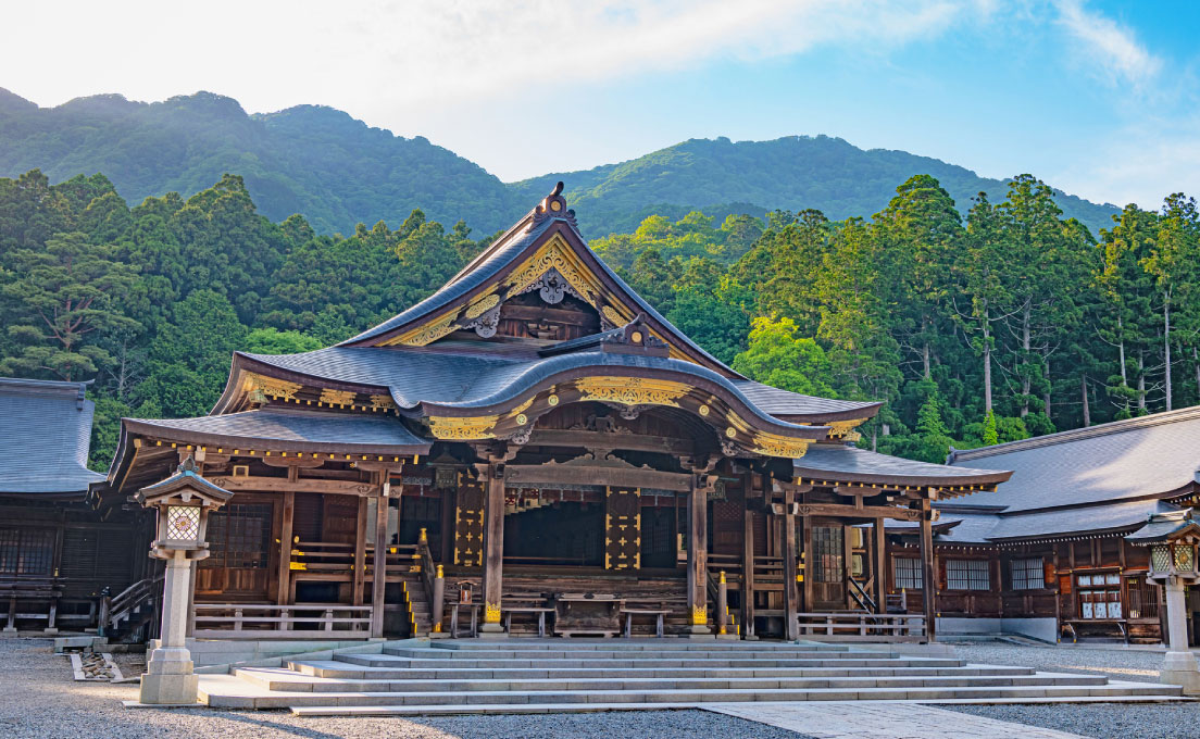 弥彦神社
