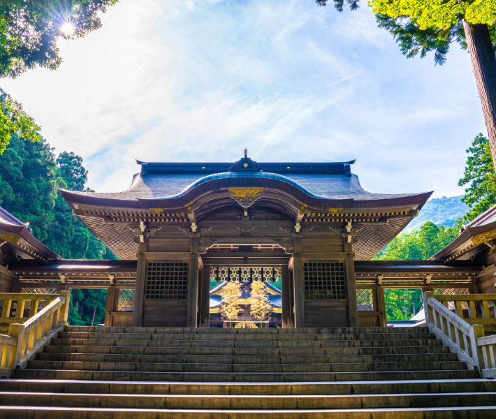 弥彦神社